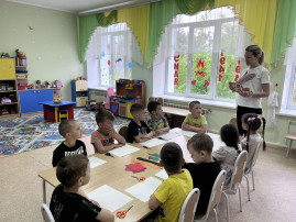 В преддверии празднования Дня Победы советского народа над фашистскими оккупантами в старшей возрастной группе «Ветерок» прошла беседа о символах праздника В преддверии празднования Дня Победы советского народа над фашистскими оккупантами в старшей возрастной группе «Ветерок» прошла беседа о символах праздника.