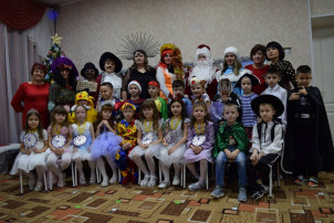 Новогодний утренник в группе "Росинка" Новогодний утренник в группе "Росинка".