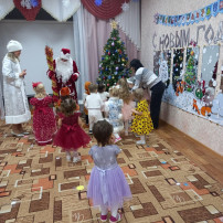 Новогодний утренник в группе "Малышок" Новогодний утренник в группе "Малышок".