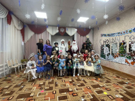 25 декабря в средней группе "Звездочка" прошел новогодний утренник 25 декабря в средней группе "Звездочка" прошел новогодний утренник.