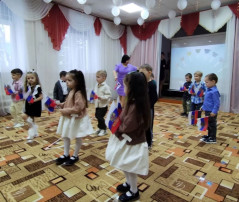 День защитника отечества и Международный женский день День защитника отечества и Международный женский день.