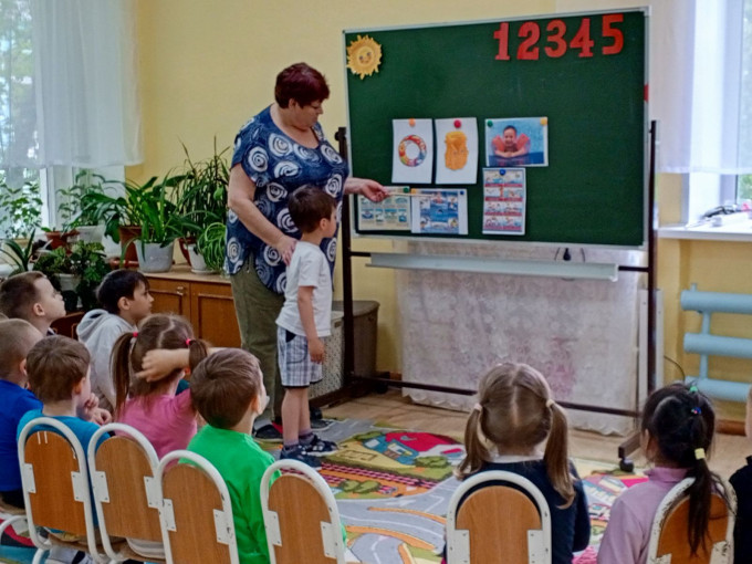 Сегодня в группе «Солнышко» прошла беседа с детьми на тему «Безопасность на воде» Сегодня в группе «Солнышко» прошла беседа с детьми на тему «Безопасность на воде».